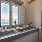 Bohemian Blue - 7 Bdrm - In 200m - Mg Villa