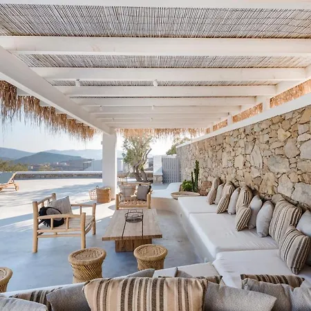 Bohemian Blue - 7 Bdrm - In 200m - Mg Villa *