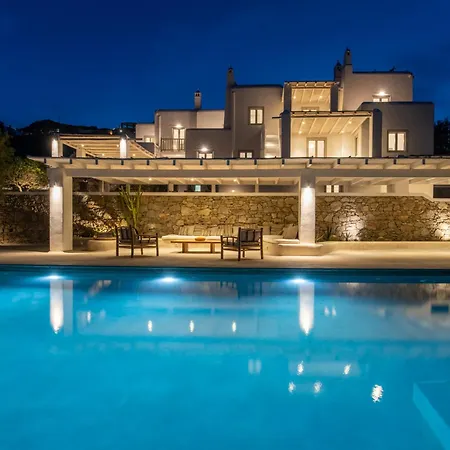 Bohemian Blue - 7 Bdrm - In 200m - Mg